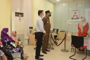 Gubernur Pantau Pelayanan Bank Aceh Cabang Singkil