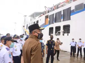 Kunjungi Singkil, Gubernur Tinjau Kapal Aceh Hebat 3