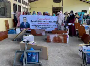Safaruddin Bantu Modal Usaha untuk Masyarakat Pantai Barat Selatan