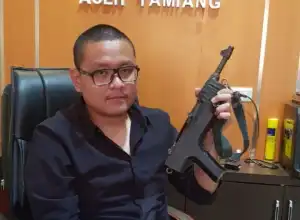 Warga Serahkan Senpi Rakitan Sisa Konflik ke Polres Aceh Tamiang