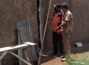 Pergerakan Tanah Landa Tiga Kampung di Cianjur