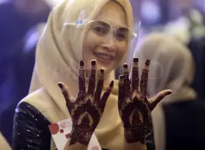 Foto Esai: Inai, Tradisi Tattoo Dan Rias Pengantin Dari Zaman ke Zaman