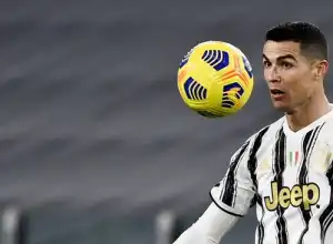 Juventus vs Crotone: Si Kokoh vs Si Rapuh