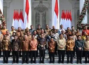 Jokowi-Ma'ruf Sudah Bicara Menteri yang Layak Reshuffle Versi Survei