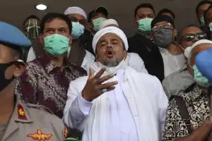 Rizieq Protes Sidang Virtual, Hakim Tunda Persidangan