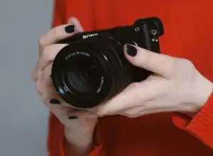 Sony Pelan-pelan Hapus DSLR