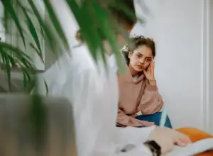 Psikolog Tak Izinkan Konten Dewasa Untuk Anak Karena Bersifat Adiktif
