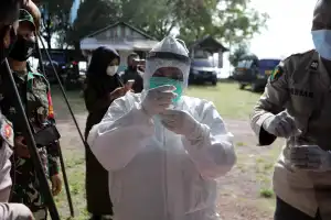 Pakar Penyakit Menular Khawatir Bakal Terjadi "Bom Waktu Covid-19" di Indonesia