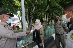 Tingkat Kepatuhan Protkes Aceh di Bawah Nasional