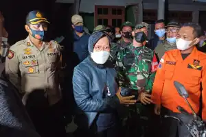 Gerak Cepat Risma Tangani Penyintas Gempa Malang