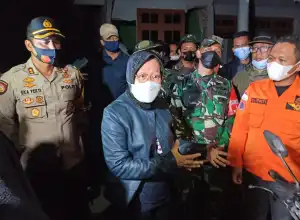 Gerak Cepat Risma Tangani Penyintas Gempa Malang