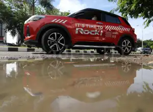 Foto Feature: Diskon Pajak Tingkatkan Penjualan Mobil Baru Di Aceh