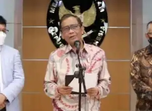 Mahfud Minta Korban Pinjol Ilegal Tak Usah Membayar Utang