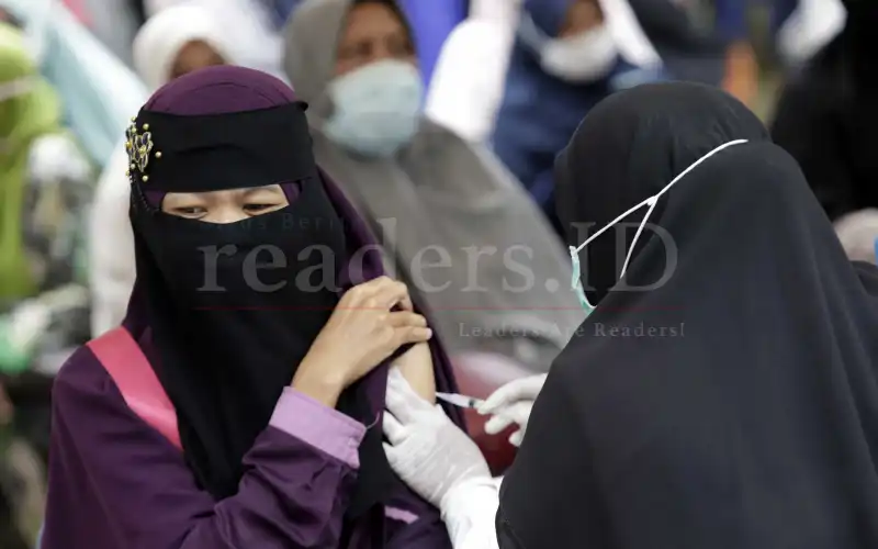 Foto Feature: Vaksinasi Massal Warga Kota Banda Aceh