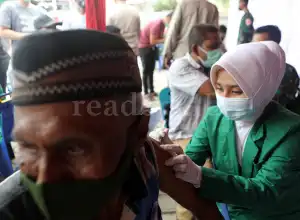 500 Warga di Banda Aceh Ikuti Vaksinasi di Sekretariat HMI