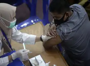 Manfaat Disuntik Vaksin Covid-19 Saat Berpuasa