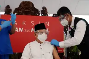 Wapres: MUI Bolehkan Vaksinasi Corona Selama Ramadhan
