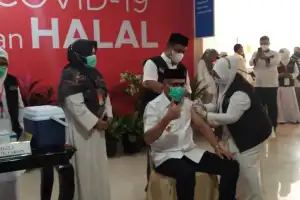 Gubernur Aceh Jalani Suntik Vaksin Tahap 2