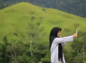 Menikmati Indahnya Bukit Siron, Destinasi Wisata Sabana di Aceh Besar