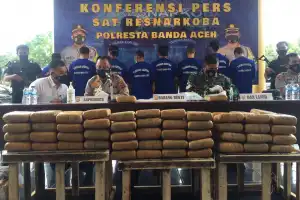 Polisi Gagalkan Pengiriman 90 Kilogram Ganja ke Jakarta