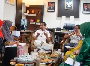 Hendra Budian akan Perjuangkan Bides Diangkat Menjadi PNS