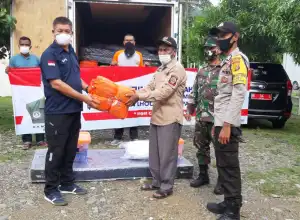 BPBA Serahkan Bantuan untuk Korban Angin Puting Beliung di Aceh Besar