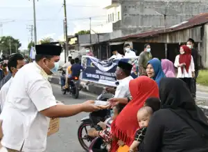 ISYEF Bagikan Takjil di Tujuh Provinsi