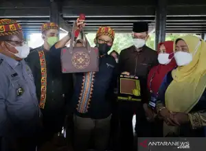 Menparekraf Minta UMKM Aceh Manfaatkan Peluang Saat PON 2024