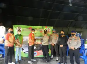 Dukung Vaksinasi, Panitia Tour de Sabang Serahkan 200 Paket Sembako