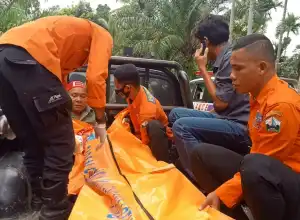 Dua Penjaga Alat Berat Tewas Tertimbun Longsor
