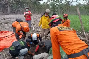 Korban Meninggal Erupsi Gunung Semeru Jadi 34 Orang