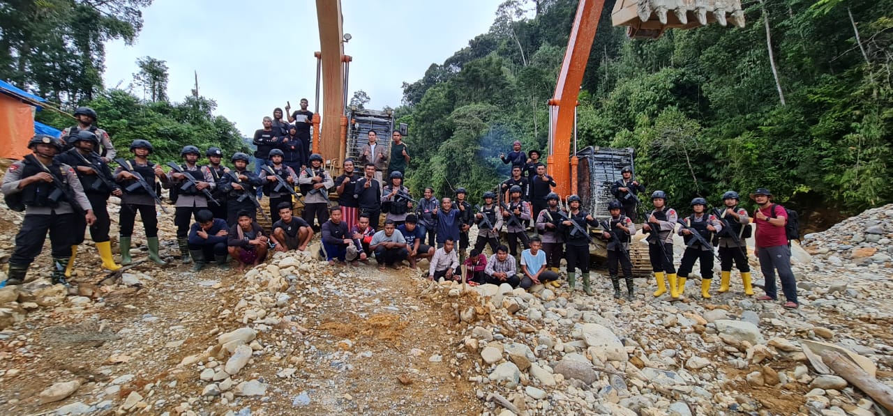 Polisi Tangkap 11 Penambang Emas Ilegal di Pidie