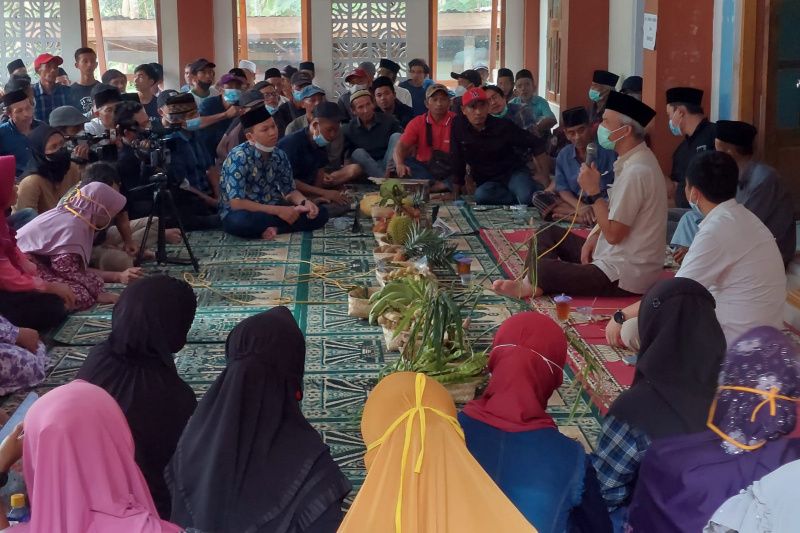 Gubernur Jawa Tengah Temui Warga Desa Wadas