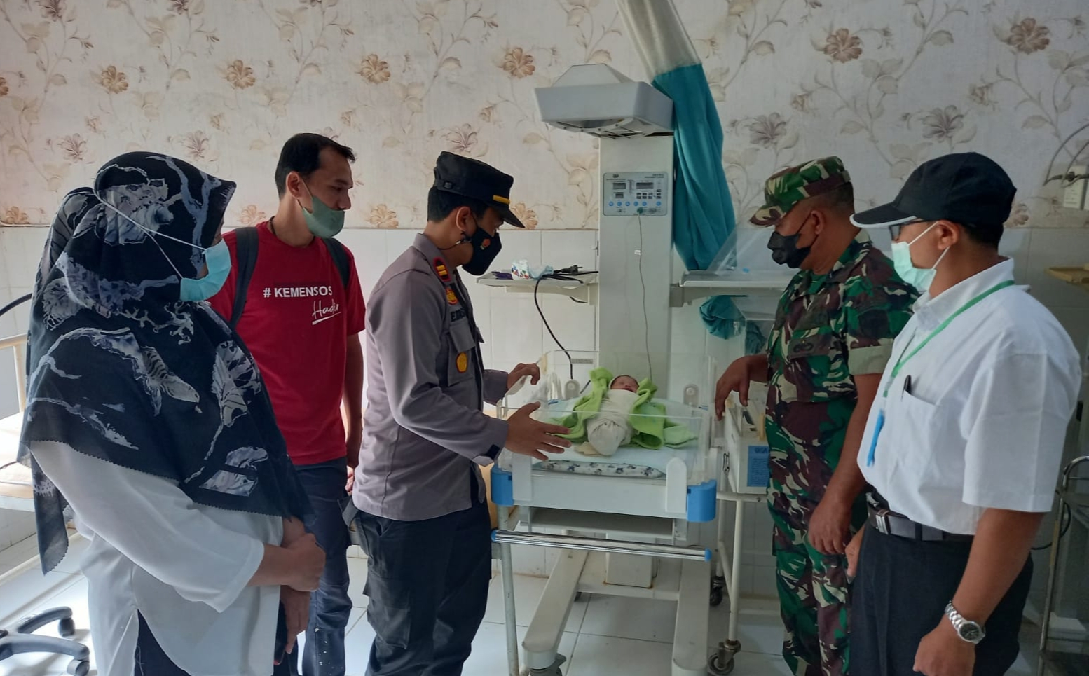 Siswa di Aceh Timur Temukan Bayi Laki-Laki di Kantin Sekolah
