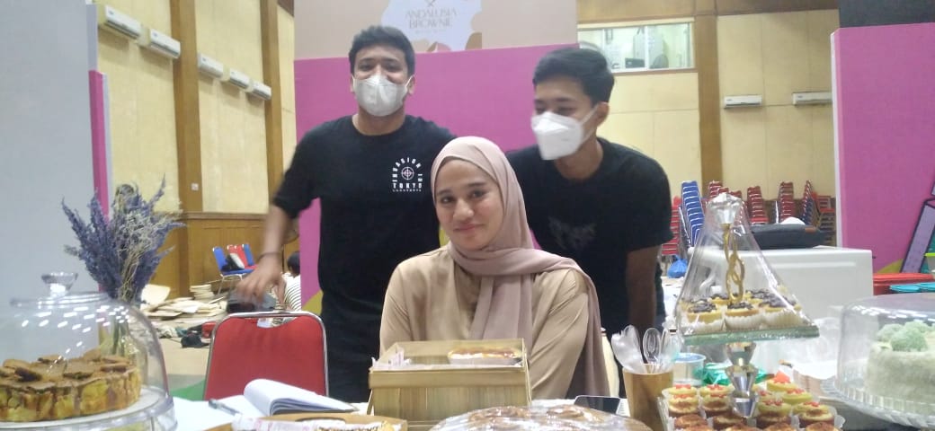 Putri dan Bisnis Brownies Dimasa Pandemi