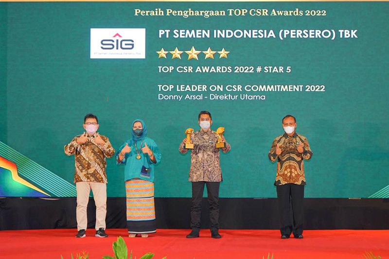 Semen Indonesia Raih Dua Penghargaan Top CSR Awards 2022