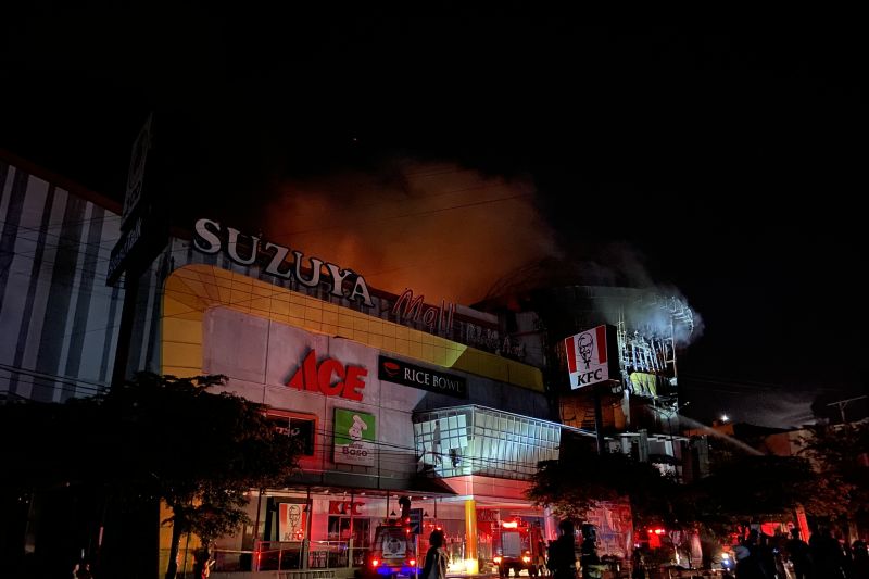 DPKP Banda Aceh Sebut Semua Barang di Suzuya Mall Ludes Terbakar