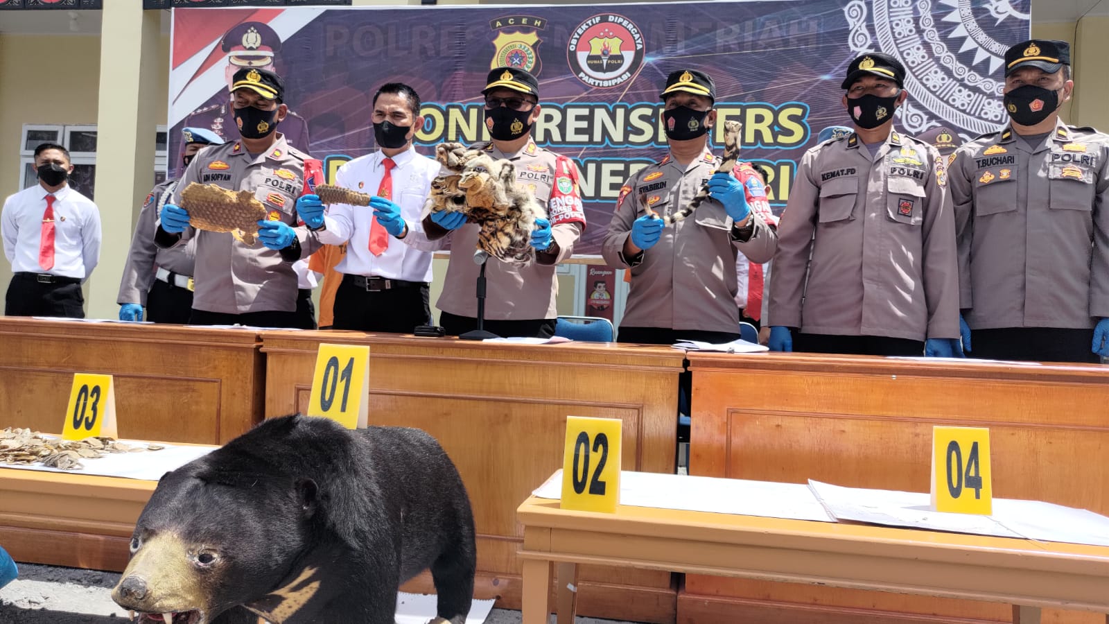 Polisi Amankan Tiga Orang Pelaku Tindak Pidana Kejahatan Satwa Liar Dilindungi
