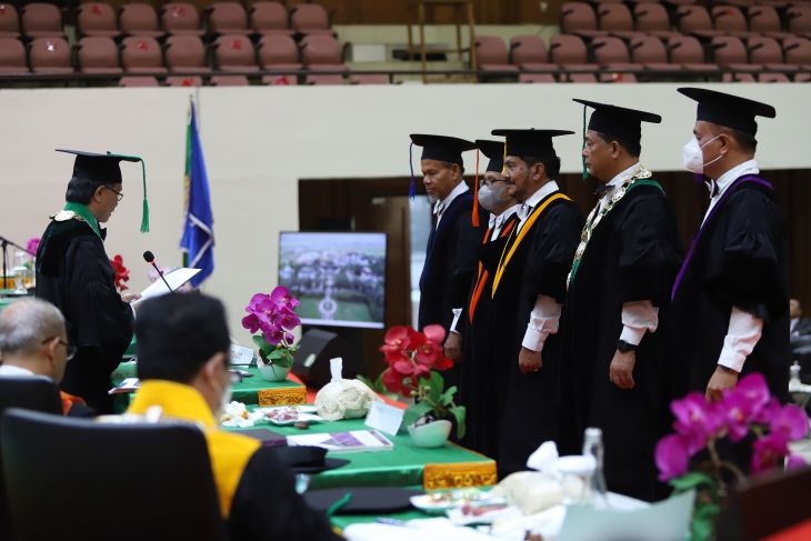 5 Guru Besar USK Dikukuhkan