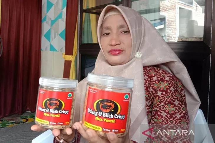 Guru Honorer Produksi Udang Krispi, Kini Tembus Pasar Mancanegara