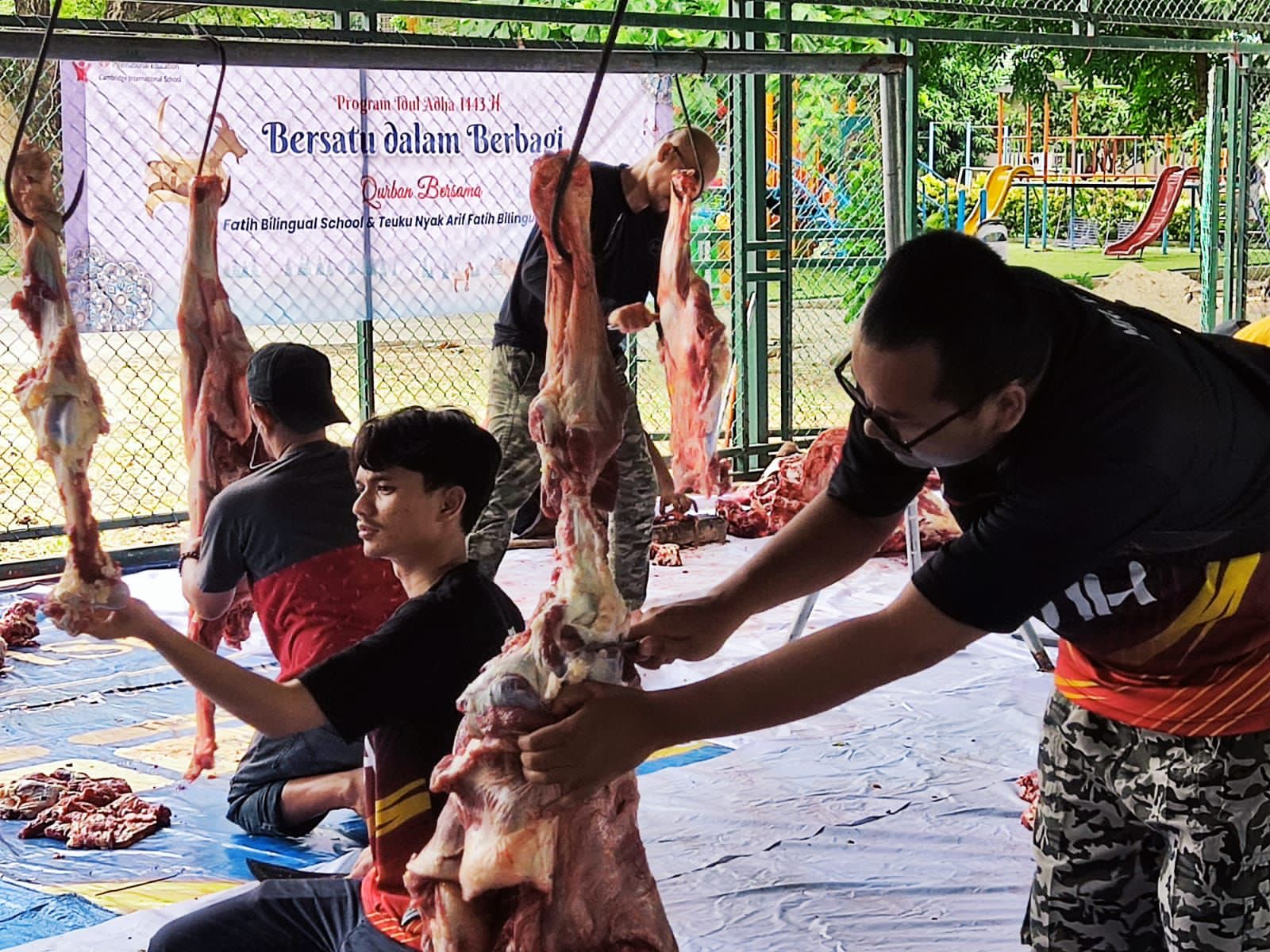 Sekolah Fatih Berbagi Hewan Kurban di Banda Aceh dan Aceh Besar