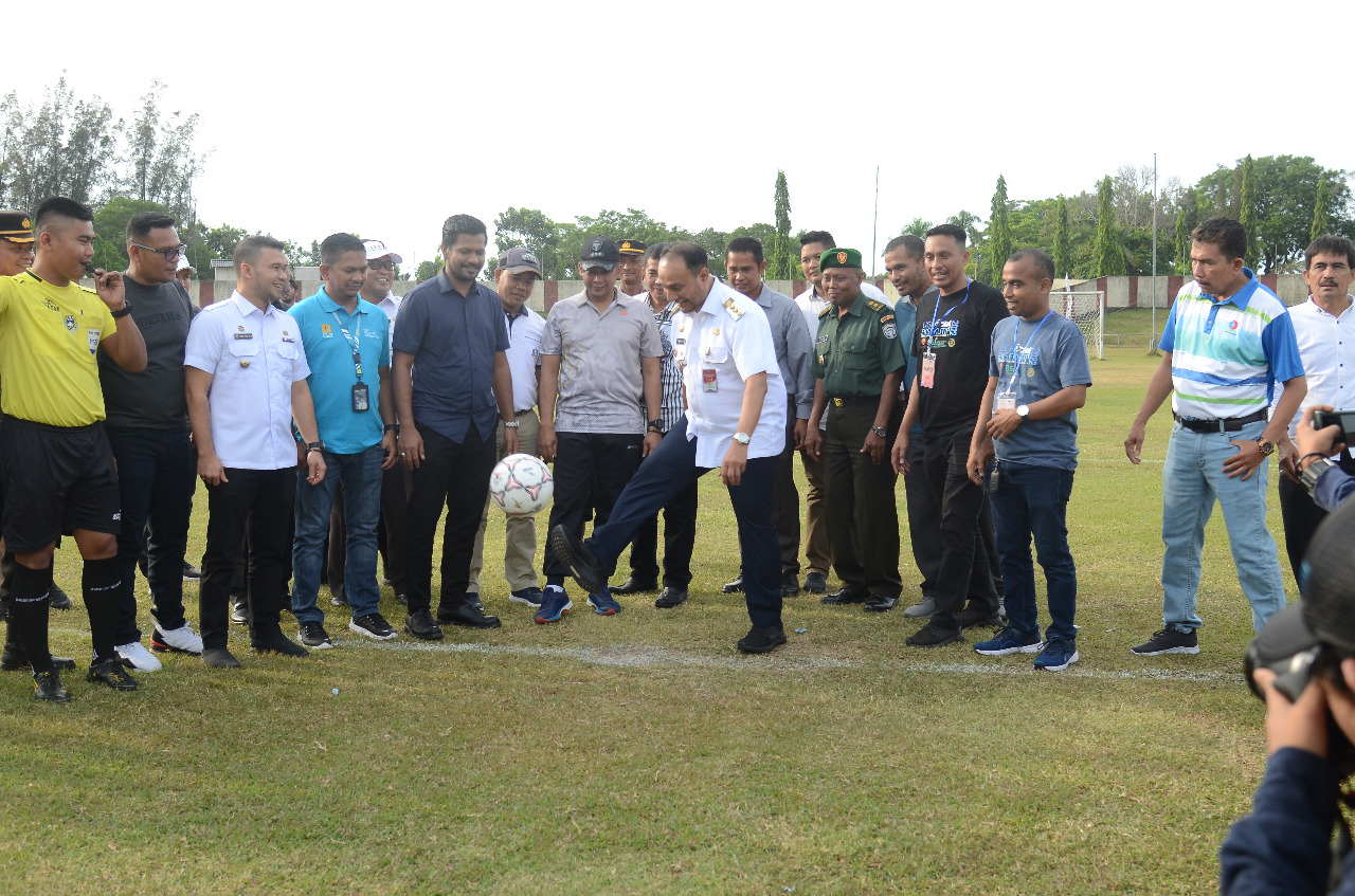 Pj Walikota Lhokseumawe Resmi Buka Liga Eksekutif JPFC Ke-V di Stadion PT PAG