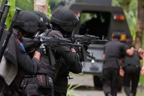 Densus 88 Tangkap Delapan Orang Terduga Teroris di Aceh