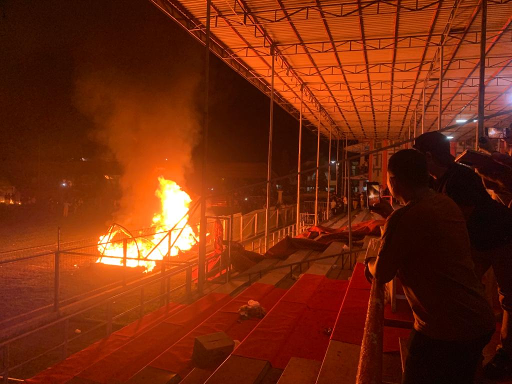 Pertandingan Persiraja Vs PSMS Medan Ditunda, Suporter Bakar Stadion