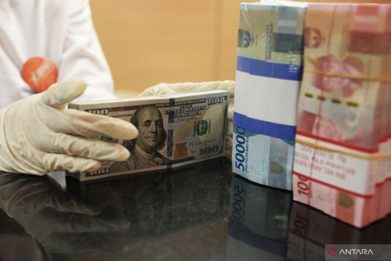 Rupiah Menguat 6 poin