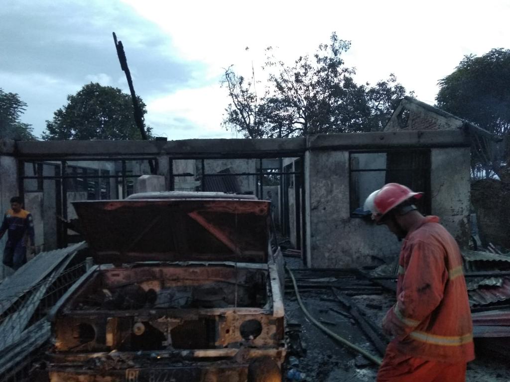 Api Lahap Empat Rumah Beserta Mobil dan Motor di SPN Seulawah