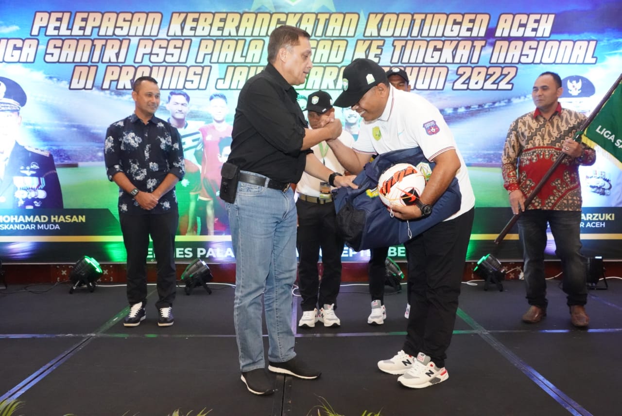 Irdam IM Lepas Tim Aceh yang akan Mengikuti Liga Santri Piala Kasad Nasional