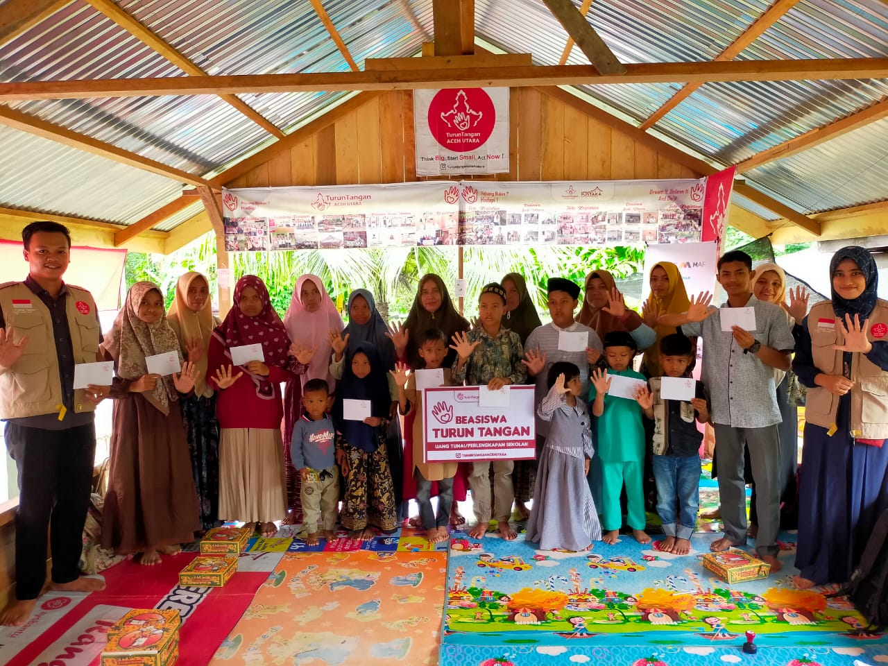 17 Siswa Miskin dan Anak Yatim di Aceh Utara Dapat Bantuan Beasiswa