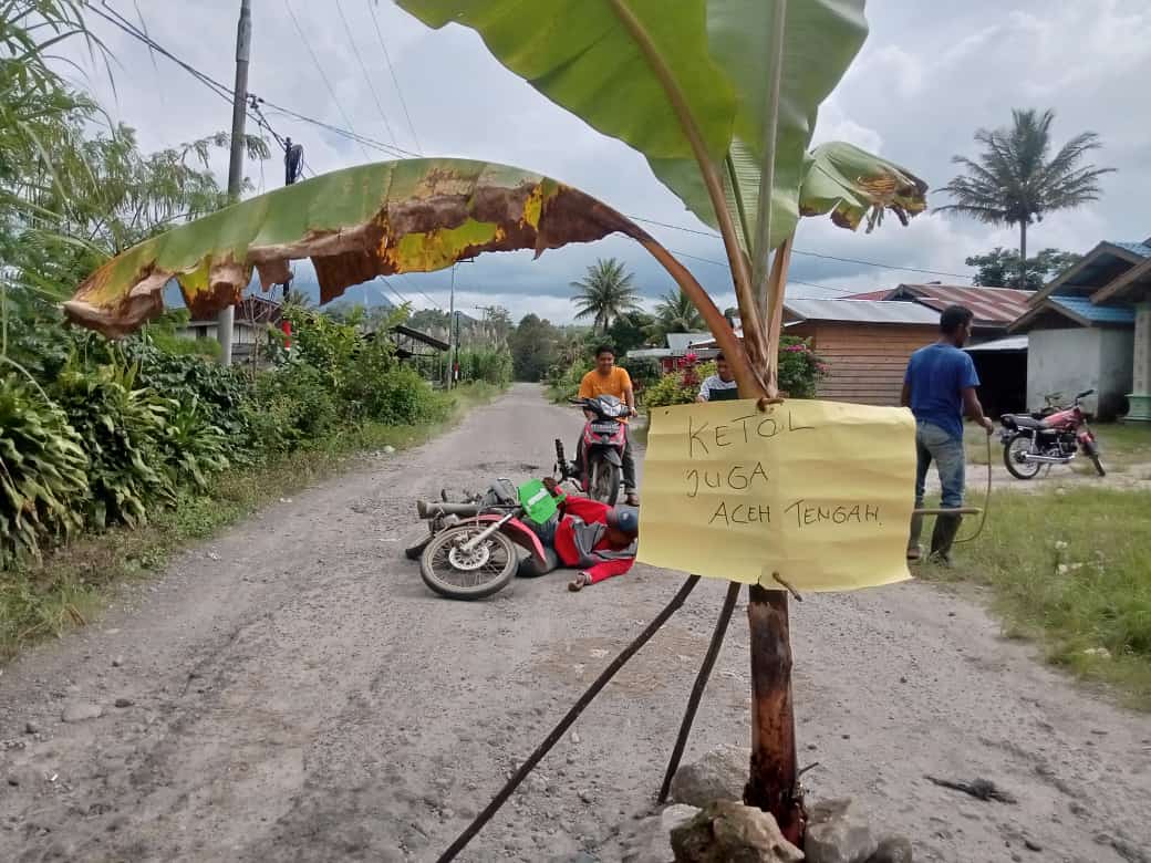 Masyarakat Ketol Tanami Pohon Pisang di Ruas Jalan Rusak, Ini Tanggapan Kadis PUPR Aceh Tengah