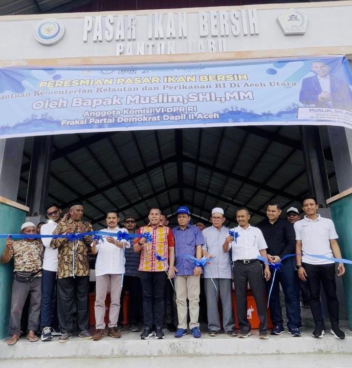 Muslim Resmikan Pasar Ikan Bersih di Panton Labu